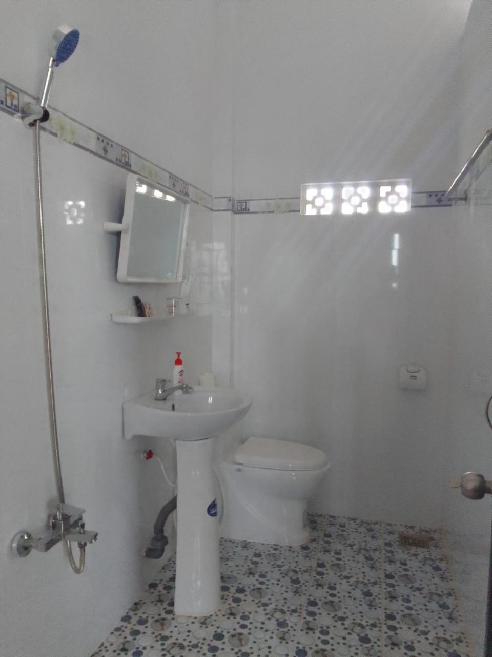 Duc Phat Homestay 캇 티엔 외부 사진